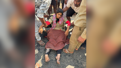 Passenger Allegedly Pushes Woman Conductor From A Moving Bus Over Change Dispute in Telangana, Injured Passenger Allegedly Pushes Woman Conductor From A Moving Bus Over Change Dispute in Telangana, Injured