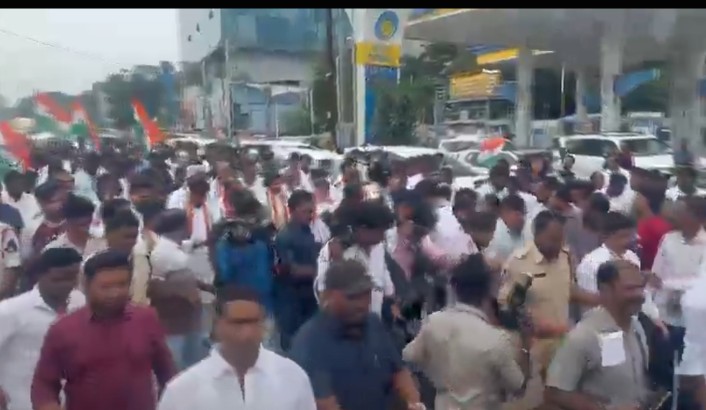 Congress Stages Flash Protest at Secunderabad Railway Station Over Denial of Trains for Delhi Rally Congress Stages Flash Protest at Secunderabad Railway Station Over Denial of Trains for Delhi Rally