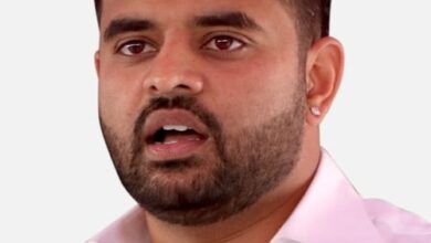 Karnataka Minister accuses Union Minister Kumaraswamy of ignoring victims, showing sympathy for Prajwal Revanna Karnataka Minister accuses Union Minister Kumaraswamy of ignoring victims, showing sympathy for Prajwal Revanna