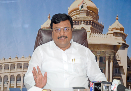 Sting Op row: Kumaraswamy should maintain decorum while speaking, says Narendraswamy