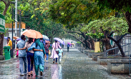 Heavy rain alert in Kerala, Orange warning for 10 districts Heavy rain alert in Kerala, Orange warning for 10 districts