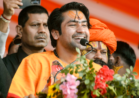 Youth movement against addiction gains momentum during Bageshwar Dham Rath Yatra in MP’s Chhatarpur Youth movement against addiction gains momentum during Bageshwar Dham Rath Yatra in MP’s Chhatarpur