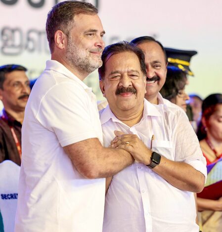 Kerala Home Minister Chennithala asks BJP councillor to apologise to LoP Gandhi Kerala Home Minister Chennithala asks BJP councillor to apologise to LoP Gandhi