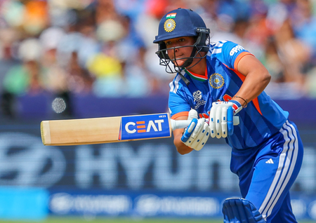 2nd ODI: Harmanpreet, Deepti hit centuries as India post 328/6 against Zimbabwe 2nd ODI: Harmanpreet, Deepti hit centuries as India post 328/6 against Zimbabwe