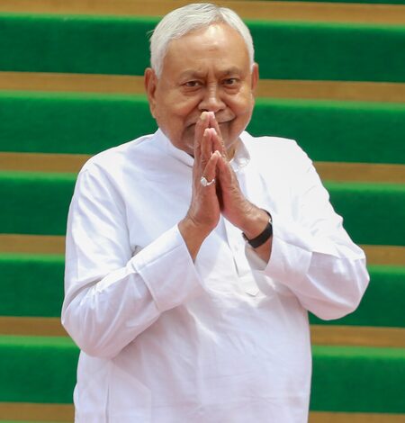 Nitish Kumar visits prominent temples in Patna, prays for Bihar’s prosperity and harmony Nitish Kumar visits prominent temples in Patna, prays for Bihar’s prosperity and harmony