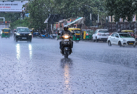 Rajasthan: Cyclone Arnab weakens but rain, thunderstorms, hail likely in several districts Rajasthan: Cyclone Arnab weakens but rain, thunderstorms, hail likely in several districts