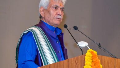 Bow to sacrifice, duty, valour of policemen who laid down lives in nation’s service: J&K L-G Bow to sacrifice, duty, valour of policemen who laid down lives in nation’s service: J&K L-G