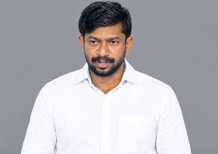 Student unrest in Kerala: Minister Janeesh’s vehicle attacked in Kannur