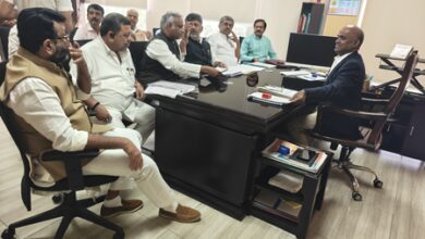 Karnataka CM meets CEO, seek action over alleged bid to delete voters through pre-filled Form 7 Karnataka CM meets CEO, seek action over alleged bid to delete voters through pre-filled Form 7