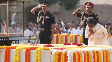 President Murmu, PM Modi pay floral tribute to Mahatma Gandhi at Raj Ghat