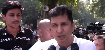 Jantar Mantar protest: Delhi Police detain Saurabh Bharadwaj, AAP workers Jantar Mantar protest: Delhi Police detain Saurabh Bharadwaj, AAP workers