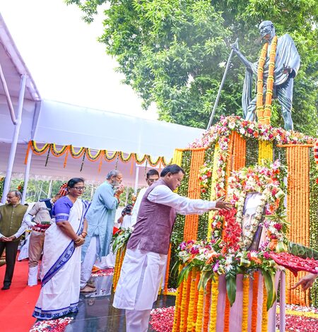 Sacrifice, service of Mahatma Gandhi, Shastri will continue to inspire Indians, says Odisha CM