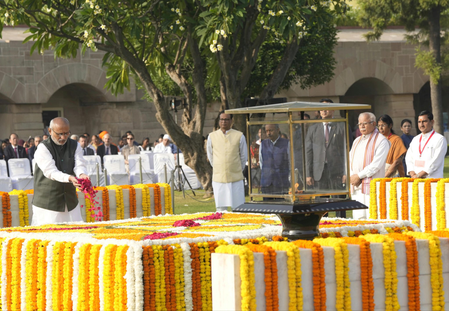 V-P Radhakrishnan pays tributes to Mahatma Gandhi, Shastri, K. Kamaraj V-P Radhakrishnan pays tributes to Mahatma Gandhi, Shastri, K. Kamaraj
