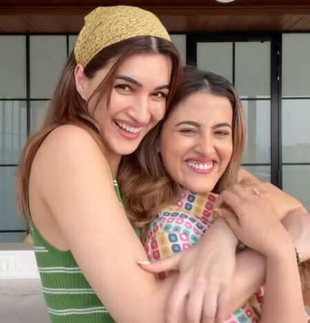Kriti Sanon makes a revelation about Sanon family, says they like ‘to keep it sweet & spicy’ Kriti Sanon makes a revelation about Sanon family, says they like ‘to keep it sweet & spicy’
