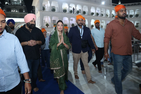 Yami Gautam Dhar seeks divine blessings at Patna Sahib gurudwara ahead of ‘Nayyi Navelli’  release