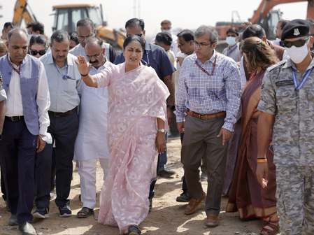Delhi CM Rekha Gupta inspects Okhla landfill, says ‘garbage mountain is going’ Delhi CM Rekha Gupta inspects Okhla landfill, says ‘garbage mountain is going’