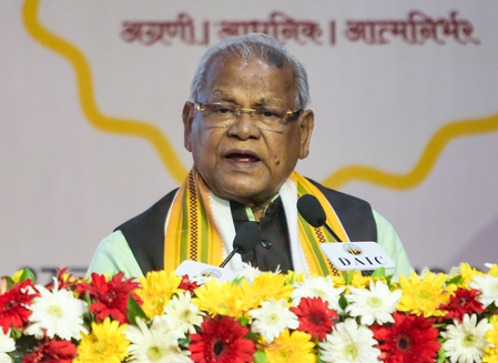 Bihar: Manjhi suggests use of seized liquor for sanitiser production Bihar: Manjhi suggests use of seized liquor for sanitiser production