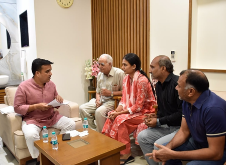 Gujarat Dy CM hears Surat residents’ grievances, directs officials for immediate action Gujarat Dy CM hears Surat residents’ grievances, directs officials for immediate action