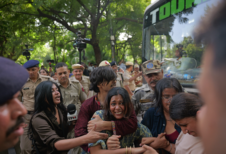 3 female journalists allege sexual misconduct by cops during Delhi protest, complaints transferred to Crime Branch 3 female journalists allege sexual misconduct by cops during Delhi protest, complaints transferred to Crime Branch