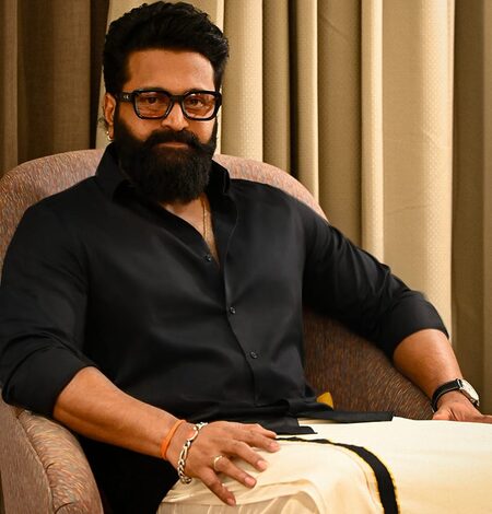 Rishab Shetty joins forces with Manjummel Boys director Chidambaram for two films Rishab Shetty joins forces with Manjummel Boys director Chidambaram for two films