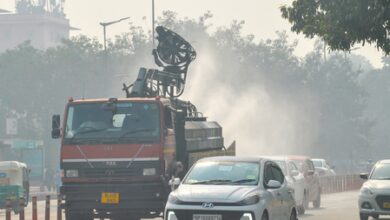 Delhi AQI remains moderate, several areas record poor air quality