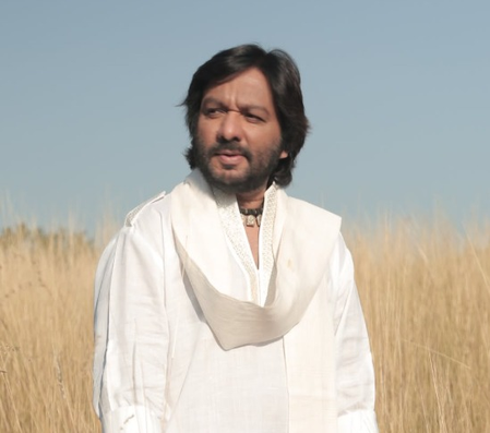 Roop Kumar Rathod visits CSMT, travels by train after years, says ‘Iska maza hi kuch aur hai!’ Roop Kumar Rathod visits CSMT, travels by train after years, says ‘Iska maza hi kuch aur hai!’