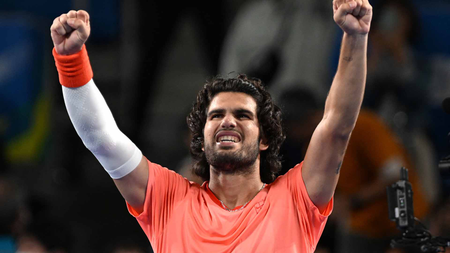 Alcaraz overcomes Munar challenge to move into Japan Open final Alcaraz overcomes Munar challenge to move into Japan Open final