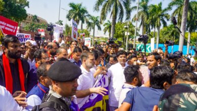 ‘We will keep fighting, throw these thieves out’: Kharge as INDIA bloc protests against ECI