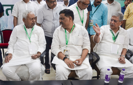 Sanjay Jha backs Lalan Singh’s mediation as JD(U) seeks to contain JD(U)’s Anant-Neeraj rift Sanjay Jha backs Lalan Singh’s mediation as JD(U) seeks to contain JD(U)’s Anant-Neeraj rift