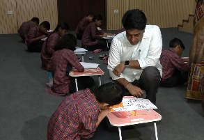 School children depict ‘Viksit Bharat’ through drawings in Seva Sankalp Campaign School children depict ‘Viksit Bharat’ through drawings in Seva Sankalp Campaign