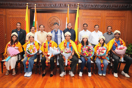 CM Shivakumar, Dy CM Parameshwara felicitate Karnataka’s Asian Games medallists CM Shivakumar, Dy CM Parameshwara felicitate Karnataka’s Asian Games medallists
