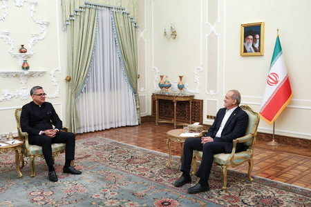Indian envoy presents credentials to Iran President, reiterates New Delhi’s commitment to strengthen ties