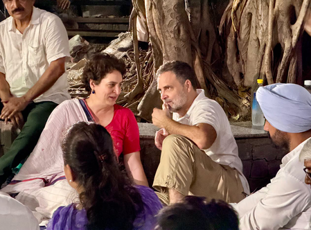 Rahul, Priyanka booked for forcibly entering Akashvani Bhawan Rahul, Priyanka booked for forcibly entering Akashvani Bhawan