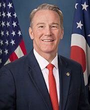 US senator seeks 0,000 H-1B wage threshold US senator seeks 0,000 H-1B wage threshold