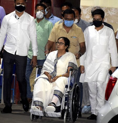 Mamata’s 2021 ‘Khela Hobe’ leg injury returns to Bengal politics, now over medical records