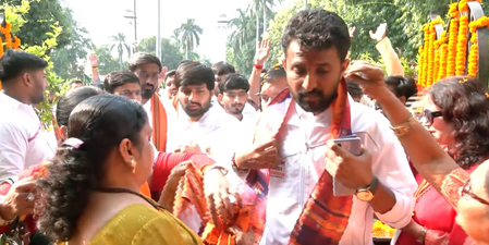 ‘Seva Sankalp bike yatra’ from Gujarat reaches Varanasi; participants perform ‘jalabhishek’ at Kashi temple