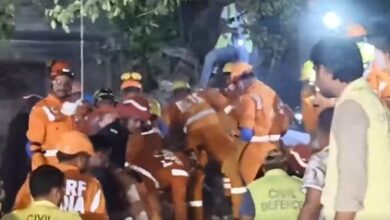 Seemapuri building collapse: 1 killed, 7 rescued (Lead)
