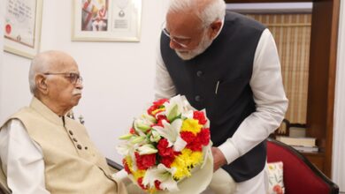 On the day marking his 25 years at the helm, PM Modi calls on L.K. Advani