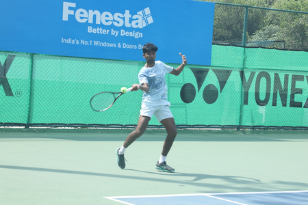 Fenesta Open: Karthik upsets Kamboj; top seeds Manish Sureshkumar, Vaidehee Chaudhari in QF Fenesta Open: Karthik upsets Kamboj; top seeds Manish Sureshkumar, Vaidehee Chaudhari in QF