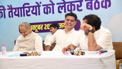 Ashok Gehlot, Sachin Pilot share banter at Congress meet ahead of panchayat polls