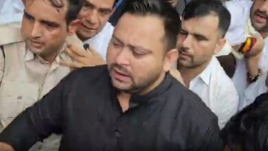 Tejashwi Yadav, Misa Bharti, Mukesh Sahani detained during SIR protest in Patna