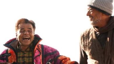 Rajpal Yadav relives a fond memory with ‘beautiful human being’ Nana Patekar Rajpal Yadav relives a fond memory with ‘beautiful human being’ Nana Patekar
