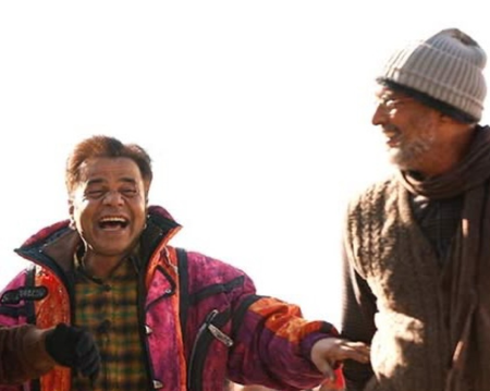 Rajpal Yadav relives a fond memory with ‘beautiful human being’ Nana Patekar Rajpal Yadav relives a fond memory with ‘beautiful human being’ Nana Patekar