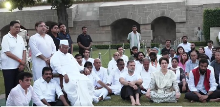 Opposition’s stir against EC’s ‘vote theft’ reaches Rajghat