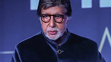 Amitabh Bachchan pays emotional tribute to late Nana Patekar