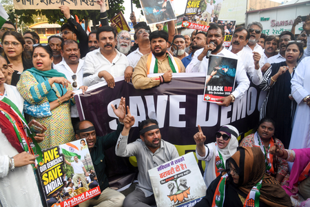 Mumbai: Tushar Gandhi detained and released after eight hours; Oppn confronts police over CEC Mumbai: Tushar Gandhi detained and released after eight hours; Oppn confronts police over CEC