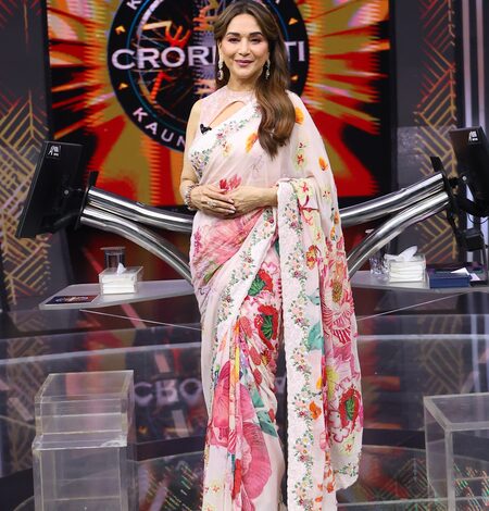Madhuri Dixit recalls tough times while struggling in Bollywood, says mother taught her not to be weak Madhuri Dixit recalls tough times while struggling in Bollywood, says mother taught her not to be weak