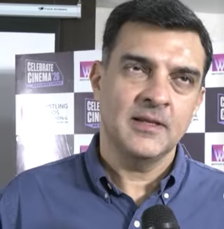 Siddharth Roy Kapur recalls being ‘astounded’ by Nana Patekar in ‘Parinda’, calls him a rare performer Siddharth Roy Kapur recalls being ‘astounded’ by Nana Patekar in ‘Parinda’, calls him a rare performer