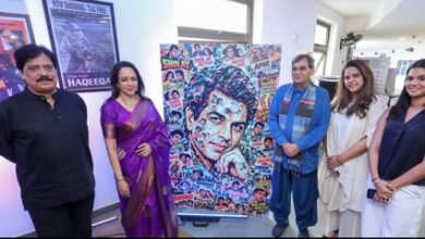 Subhash Ghai shares an emotional moment as Hema Malini pays tribute to Dharmendra Subhash Ghai shares an emotional moment as Hema Malini pays tribute to Dharmendra