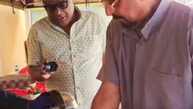 Ashish Vidyarthi revisits fond memories with Nana Patekar, shares video of actor making an omelette Ashish Vidyarthi revisits fond memories with Nana Patekar, shares video of actor making an omelette